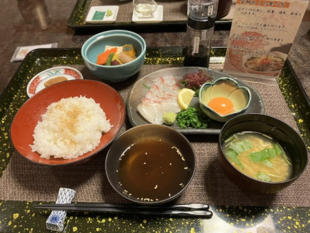 3日目昼 事前予約してた生鯛めし これが…