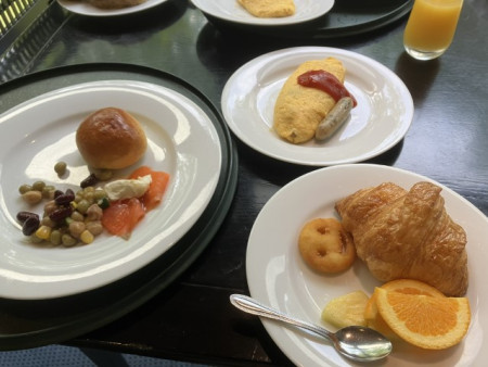 久々に盛りに失敗した朝食バイキング