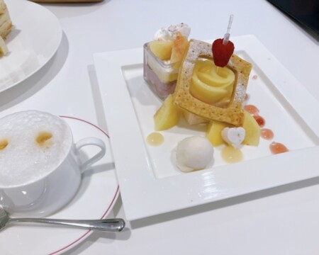 桃のプレートデザート